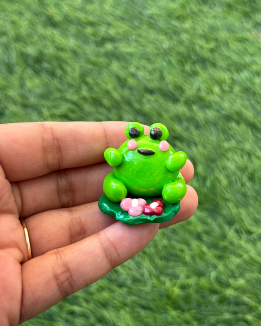 Frodo the Frog – Your Chillest Desk Buddy